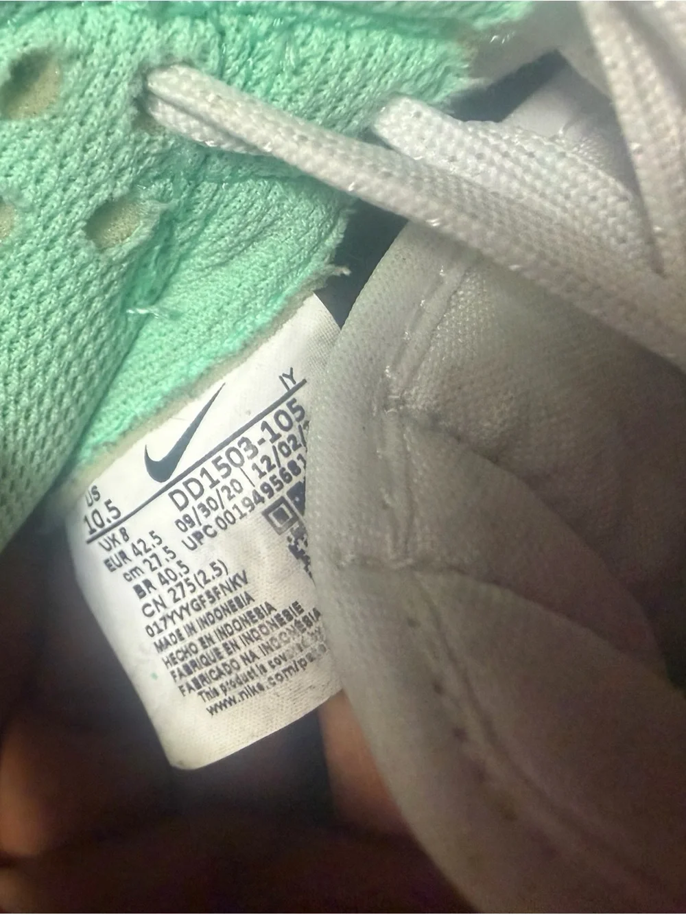 Nike Kids Low-Top Sneakers in Mint Green and White